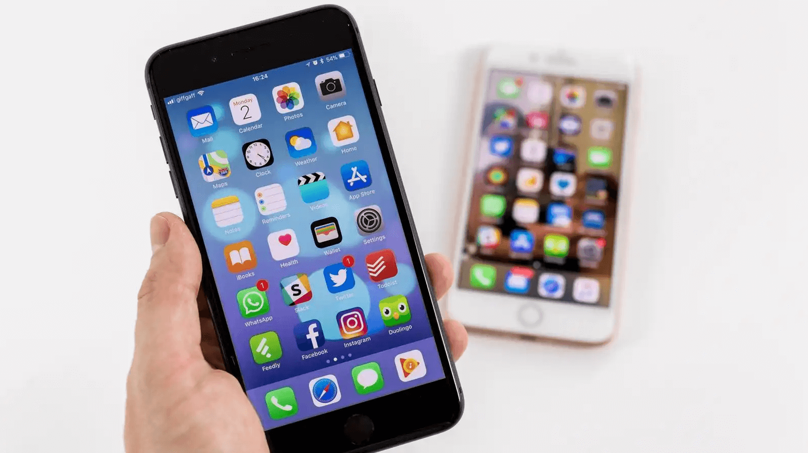 Nostalgia Bersama Apple iPhone 1: Meninjau Kembali Ikon Revolusioner