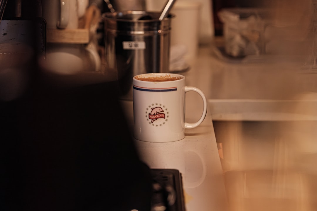 Layar OnePlus 12R Itu Kayak Kopi Susu Hangat di Pagi Hari Buat Matamu